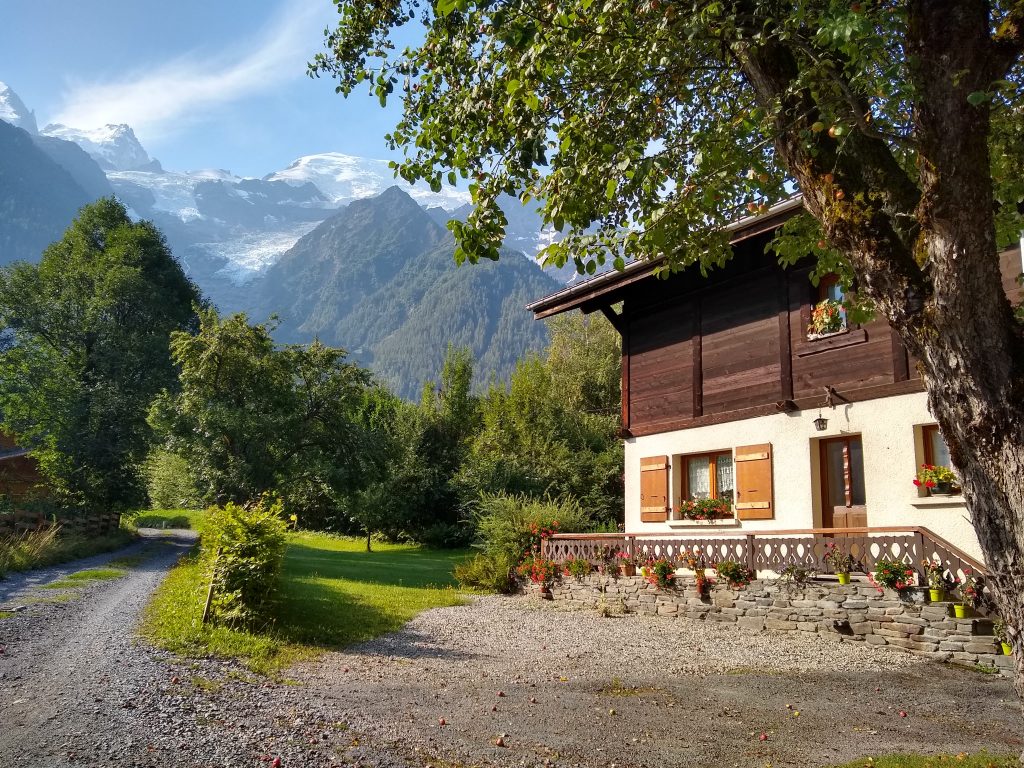 Maison à la campagne proche de la montagne